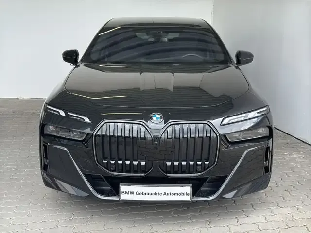 BMW 740