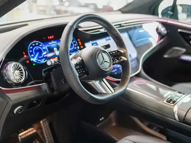 Mercedes-Benz EQE SUV