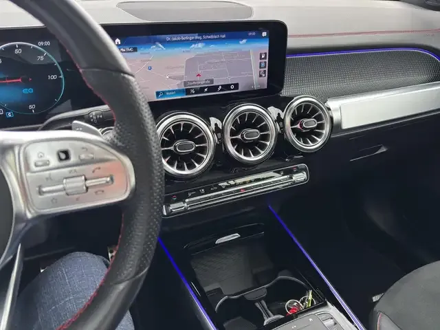 Mercedes-Benz EQB 300