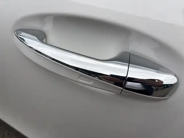 Mercedes-Benz EQB 300