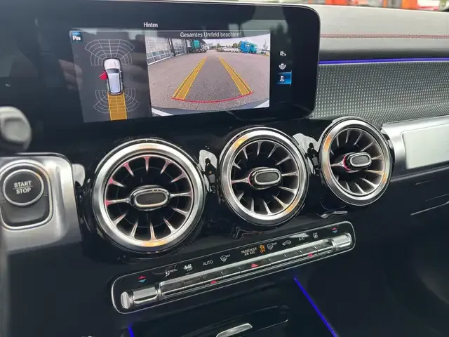 Mercedes-Benz EQB 300