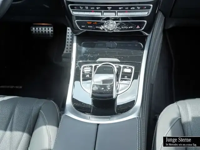 Mercedes-Benz G 400