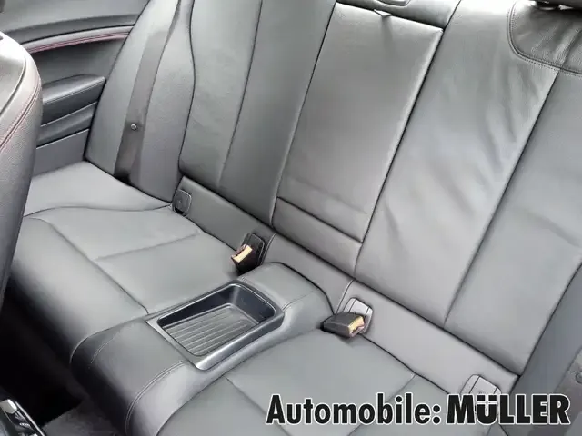 BMW 225