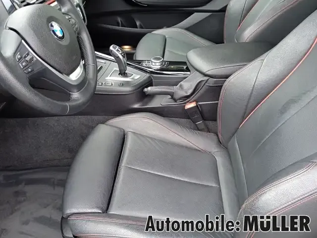 BMW 225