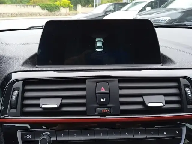 BMW 225