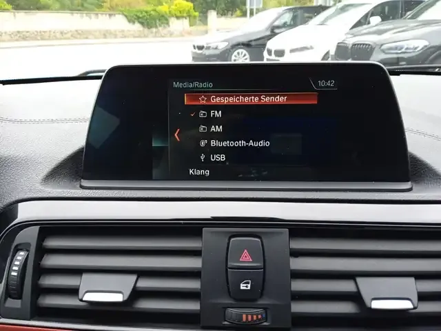 BMW 225