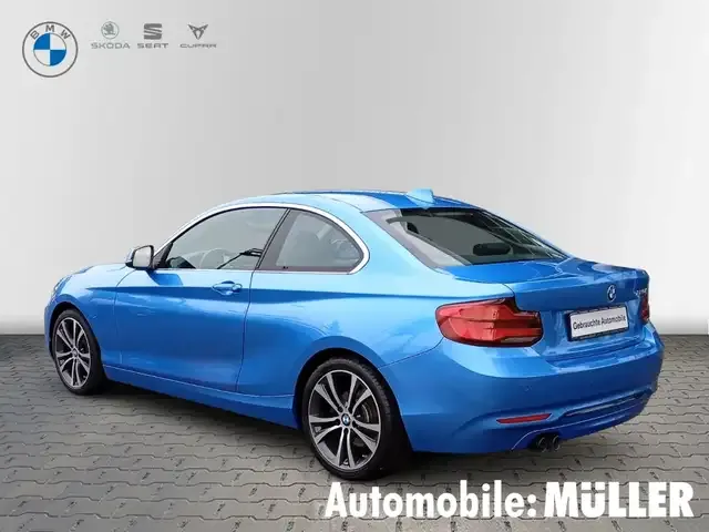 BMW 225