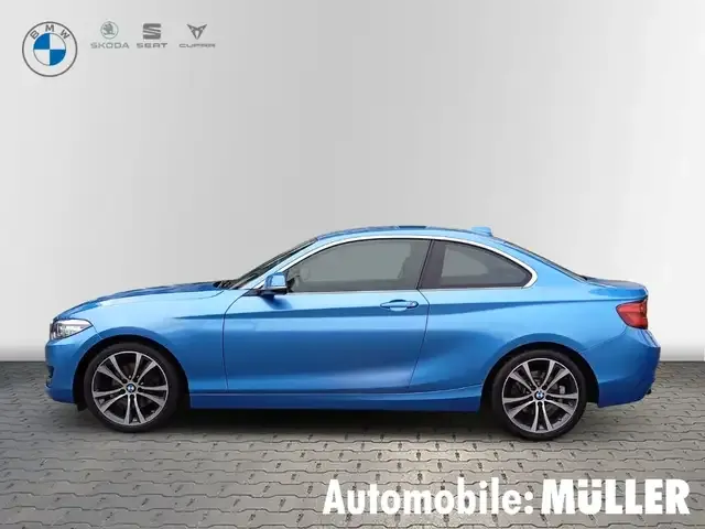 BMW 225
