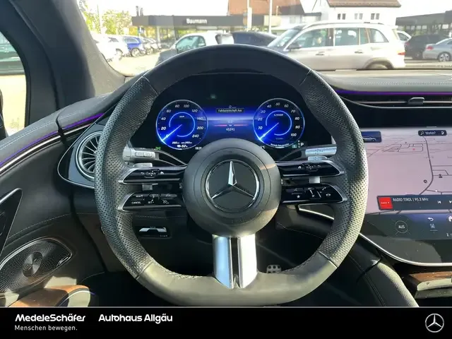 Mercedes-Benz EQS SUV