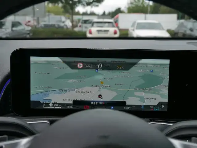 Mercedes-Benz GLB 200