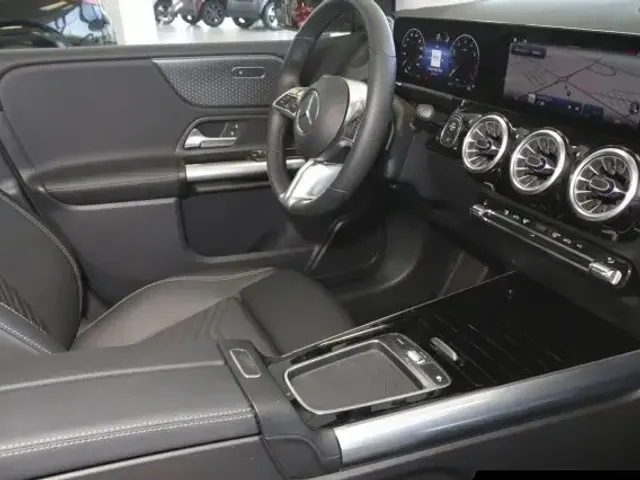 Mercedes-Benz B 200