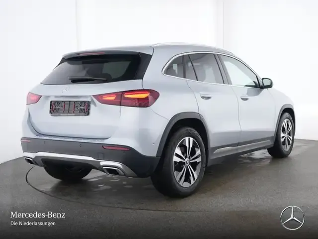 Mercedes-Benz GLA 180