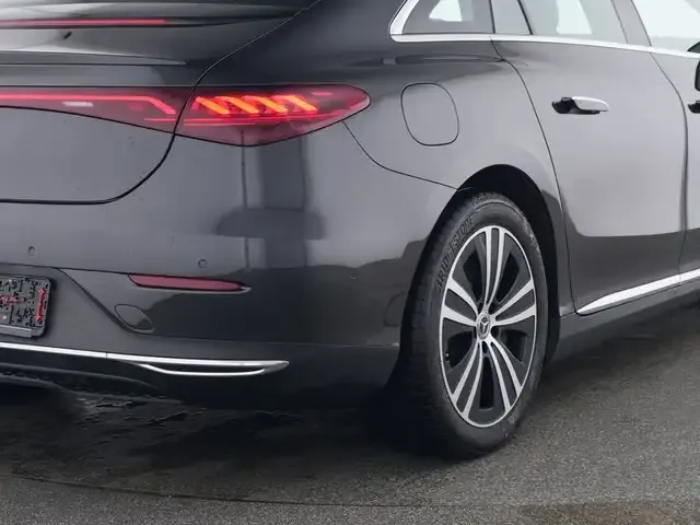 Mercedes-Benz EQE 300