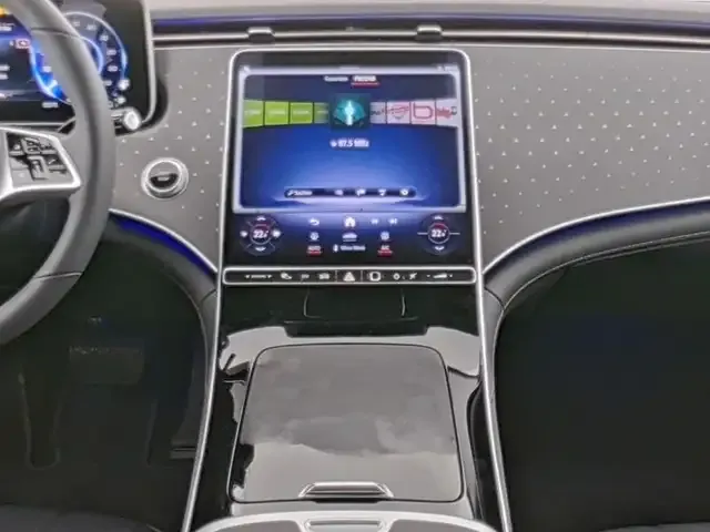 Mercedes-Benz EQE 300