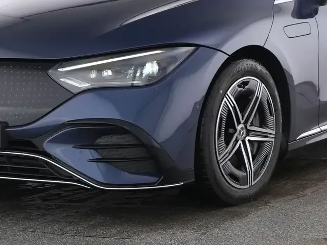 Mercedes-Benz EQE 500