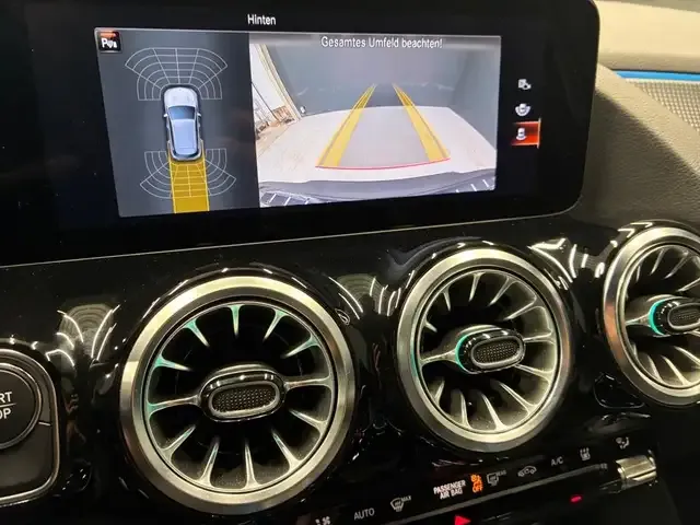 Mercedes-Benz EQA 300