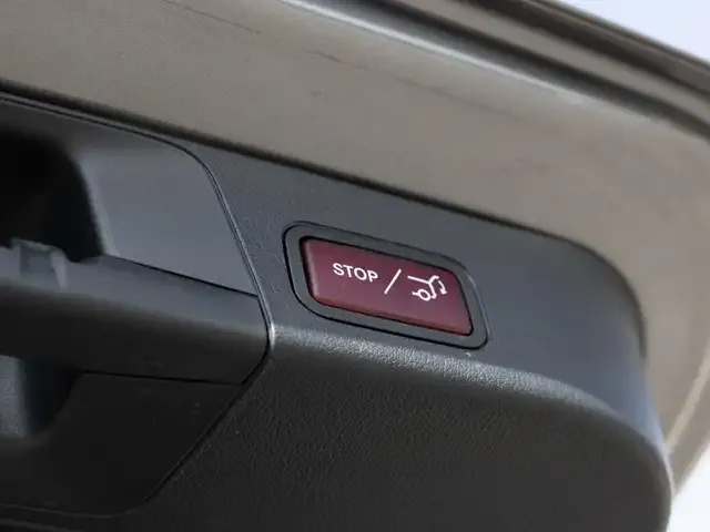 Mercedes-Benz GLB 180