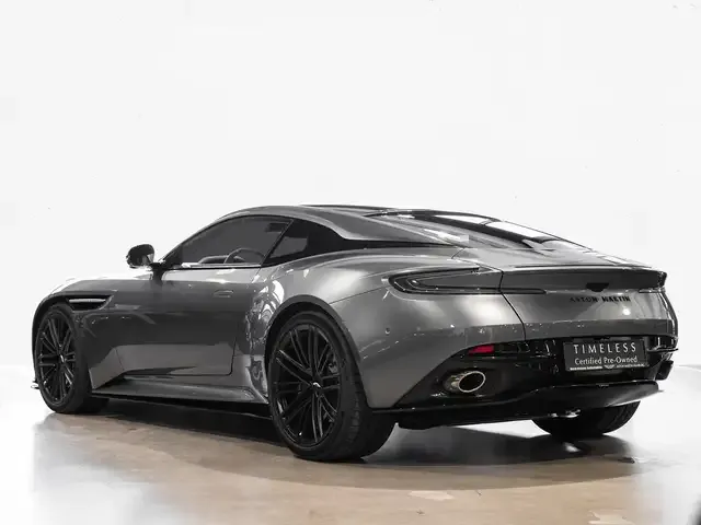 Aston Martin DB12