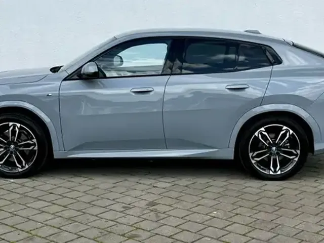 BMW iX2