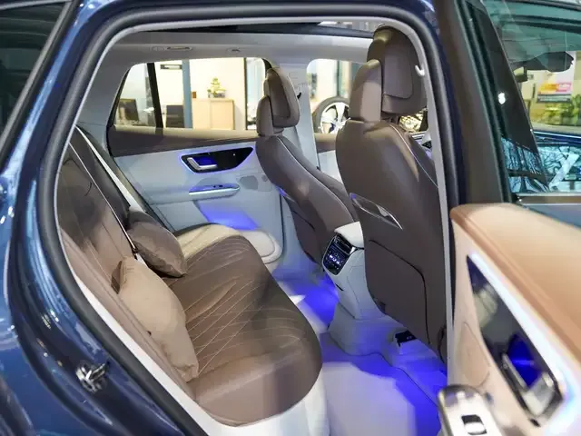 Mercedes-Benz EQE 300