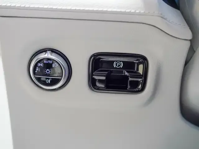 Mercedes-Benz EQE 300