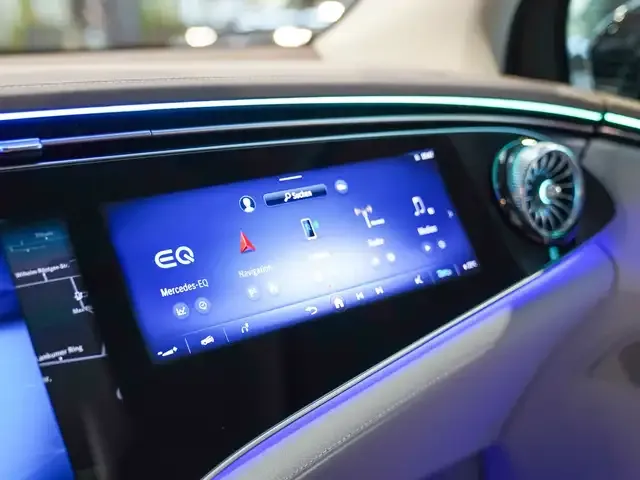 Mercedes-Benz EQE 300