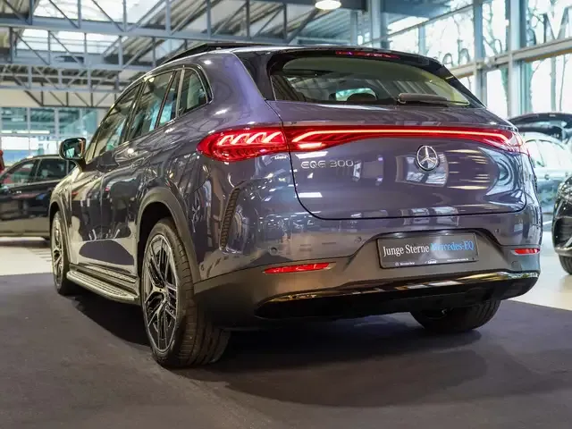 Mercedes-Benz EQE 300