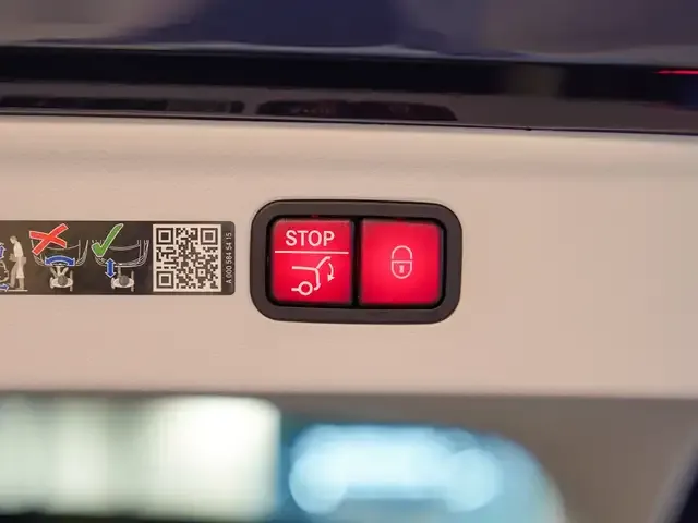 Mercedes-Benz EQE 300