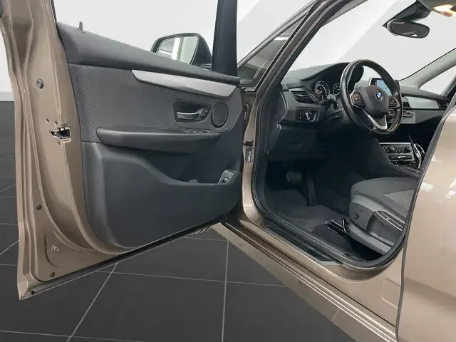 BMW 220