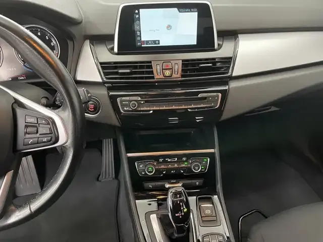 BMW 220