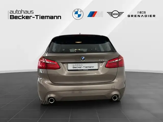 BMW 220