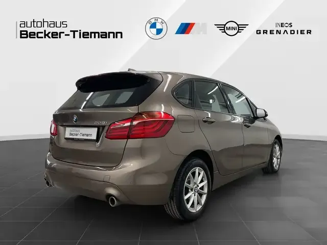 BMW 220