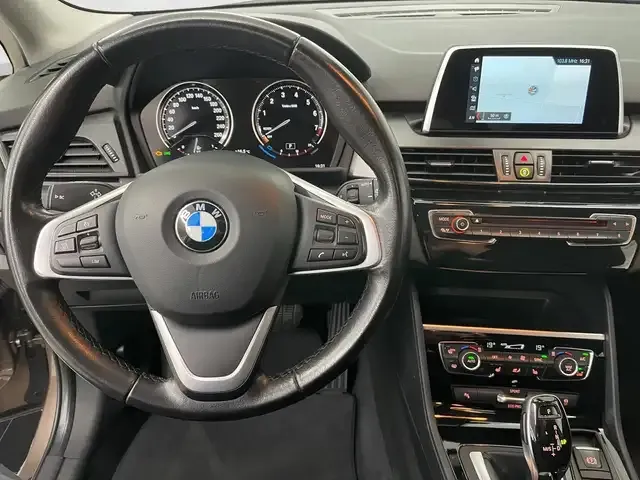 BMW 220