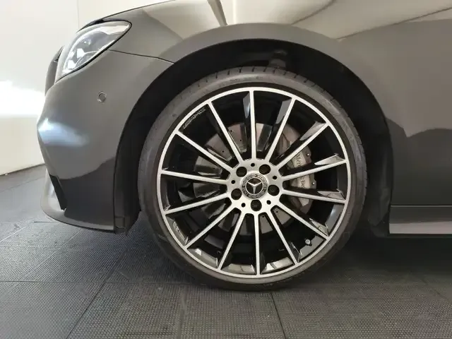 Mercedes-Benz E 400