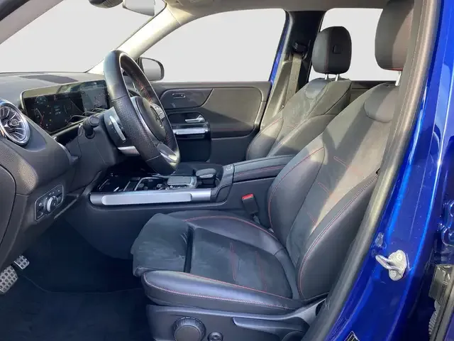 Mercedes-Benz GLB 220