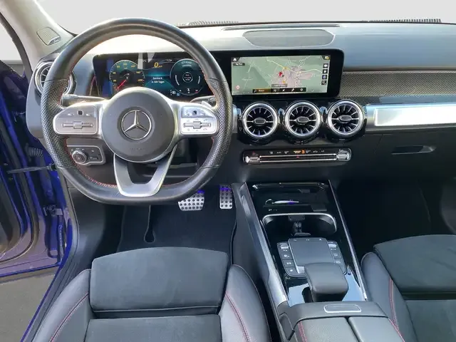 Mercedes-Benz GLB 220