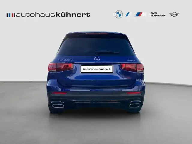 Mercedes-Benz GLB 220