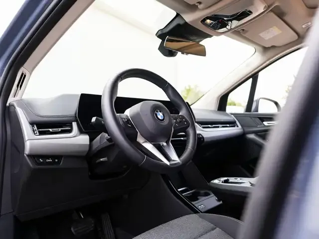 BMW 218