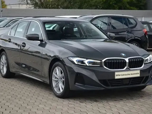 BMW 330