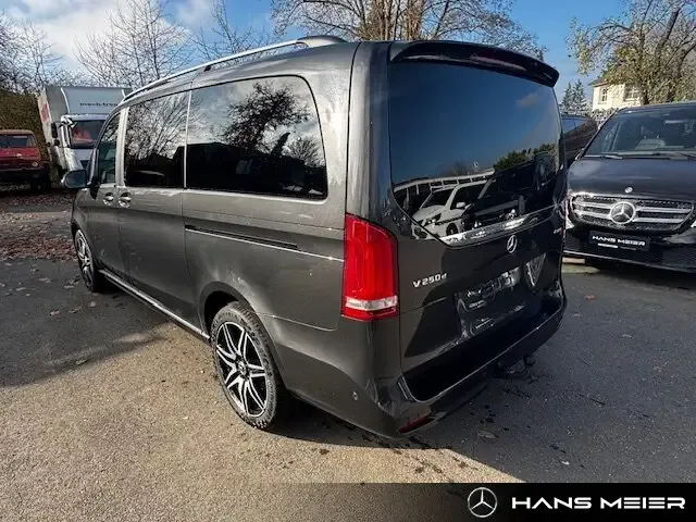 Mercedes-Benz V 250