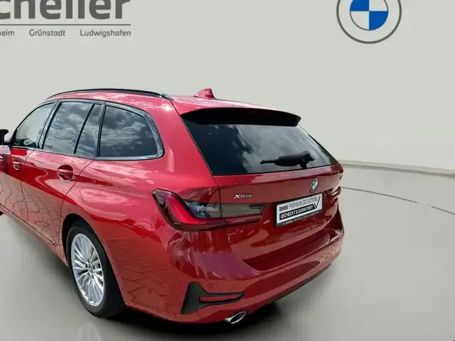 BMW 330