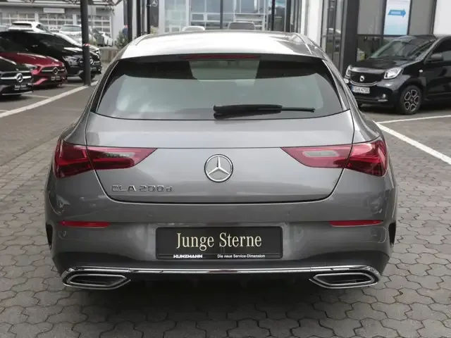 Mercedes-Benz CLA 200