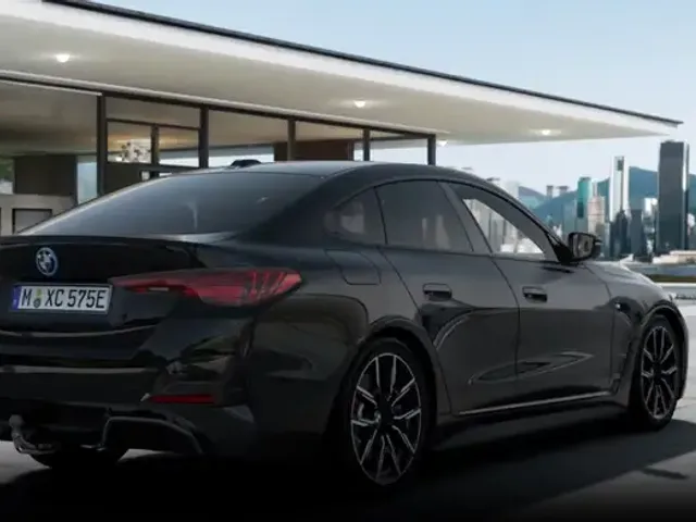 BMW i4