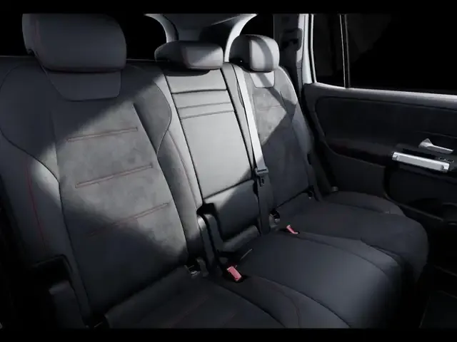 Mercedes-Benz GLB 220