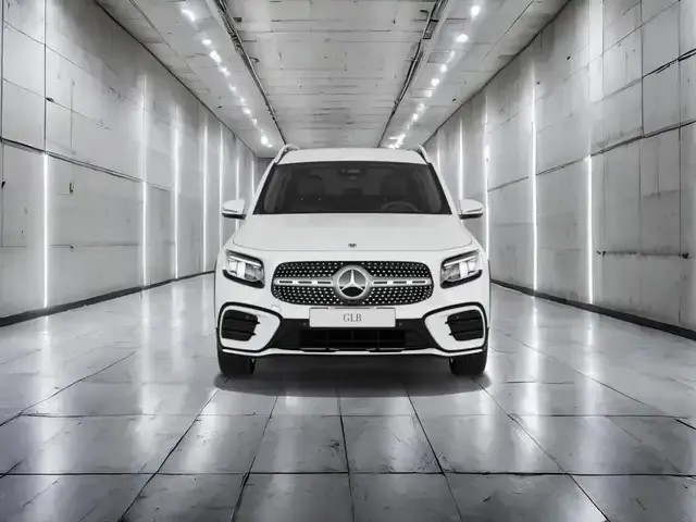 Mercedes-Benz GLB 220