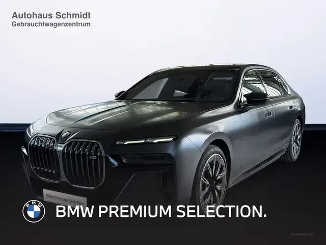 BMW i7