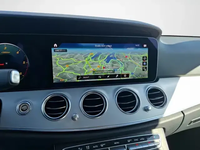 Mercedes-Benz E 220