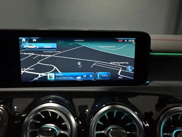 Mercedes-Benz CLA 200