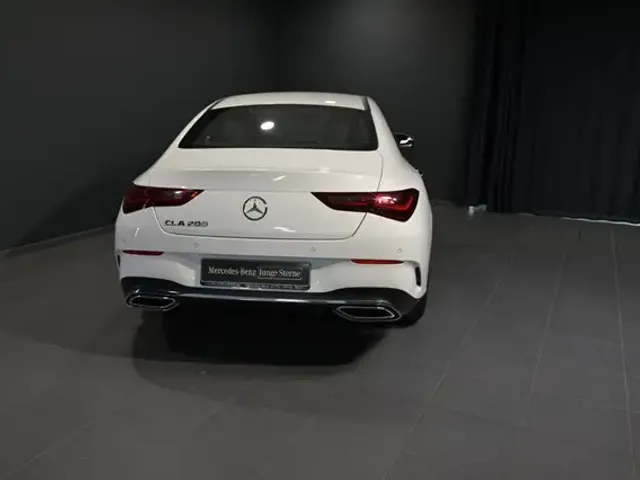 Mercedes-Benz CLA 200