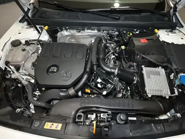 Mercedes-Benz CLA 200